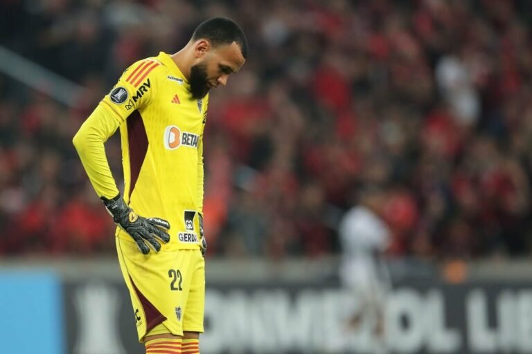 Amante de Everson confirma chantagem e tentativa de extorsão contra jogador