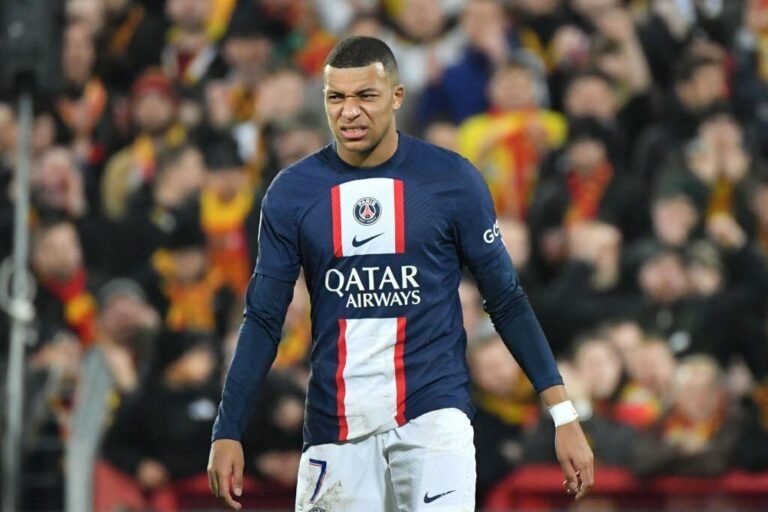 Donos do PSG se irritam com Mbappé e decidem vender o jogador de forma imediata