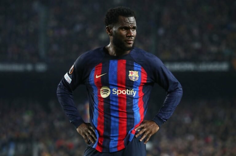 Barcelona e Juventus acertam acordo de empréstimo de Kessié e aguardam decisão do jogador