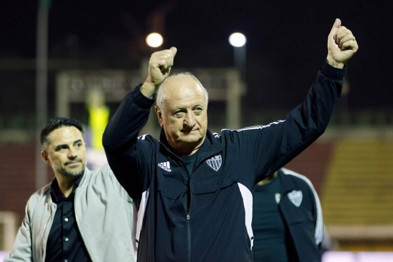 Mesmo com sequencia de derrotas, diretoria vê evolução em trabalho de Felipão à frente do Atlético