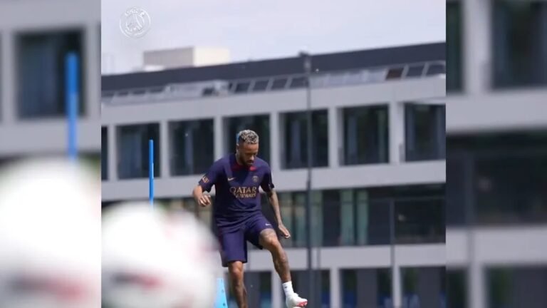 Neymar volta a treinar com bola no PSG após cinco meses