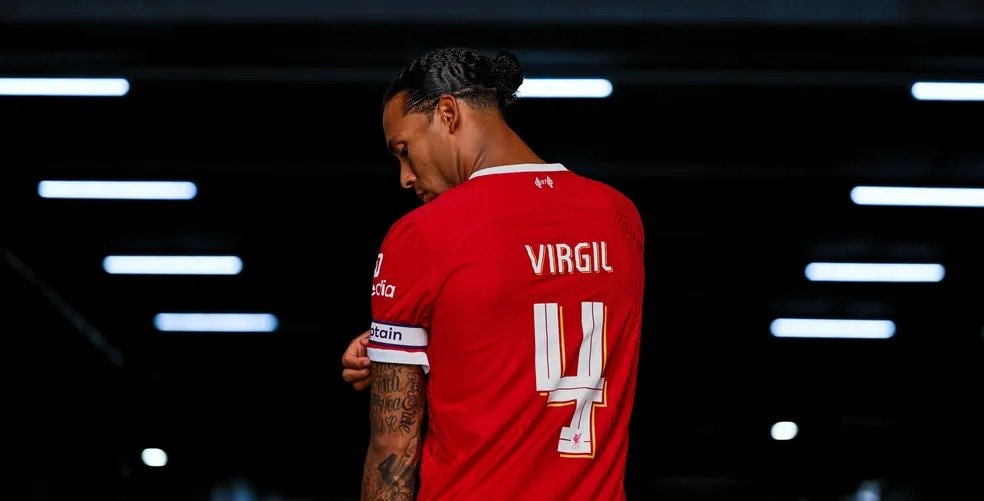 Liverpool anuncia que Virgil van Dijk será o novo capitão do time