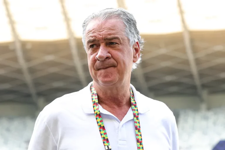 Presidente do Atlético se despede de companheiros da Forte Futebol e pede desculpas