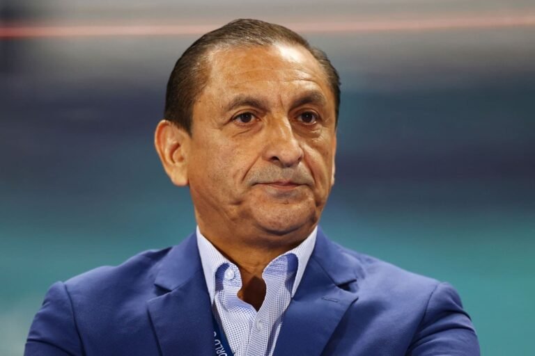 Vasco acerta contratação do técnico Ramón Díaz, ex-Botafogo