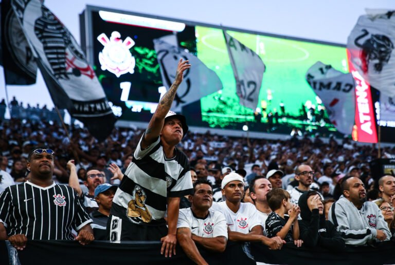 Corinthians intensifica campanha contra a homofobia antes de Majestoso pela Copa do Brasil