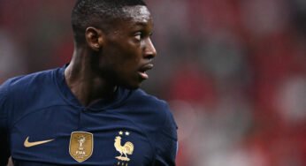 Enquanto avança pela contratação de Hojlund, Manchester United mantém atacante francês na mira