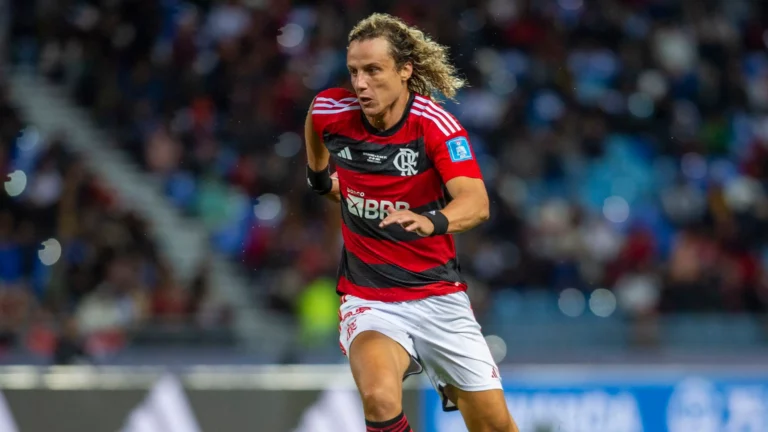 Se recuperando de lesão no joelho, David Luiz e Ayrton Lucas desfalcam Flamengo no fim de semana