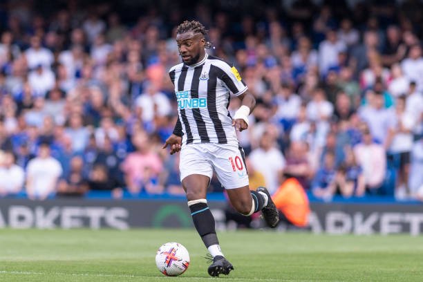 Newcastle reluta mas deve vender Saint-Maximin para o futebol saudita