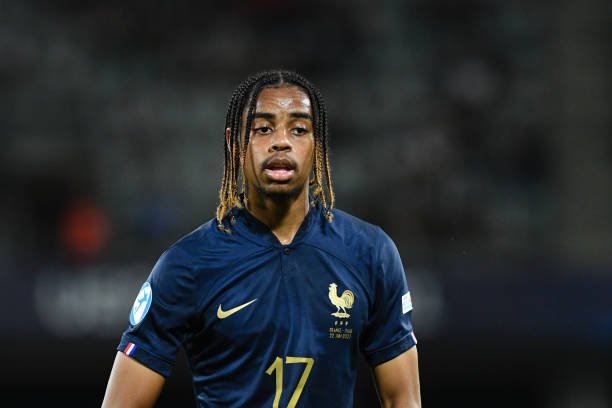PSG e Manchester City disputam contratação de joia francesa