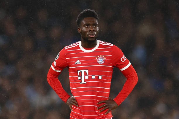 Alphonso Davies não renova com o Bayern de Munique e espera oferta do Real Madrid