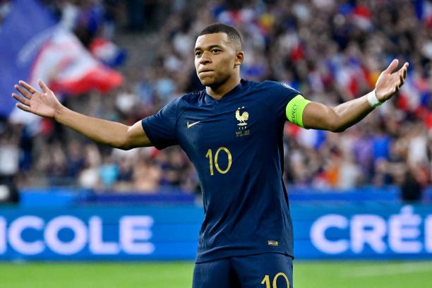 Real Madrid define números da operação para contratar Kylian Mbappé, diz jornalista