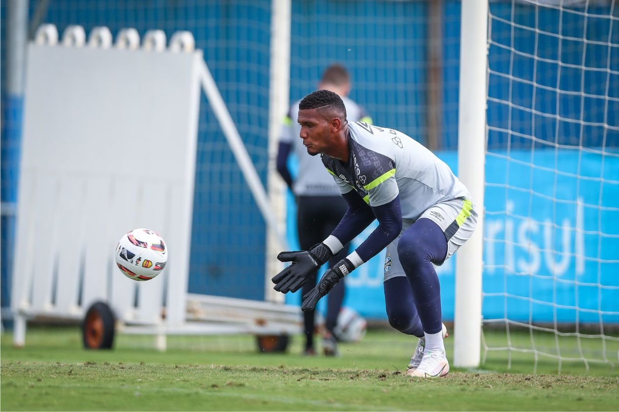 gremio-goleiro-adriel-contrato-brasleirao-serie-a-2023