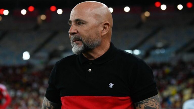 Flamengo contorna situação e decide manter Sampaoli após demissão do preparador físico