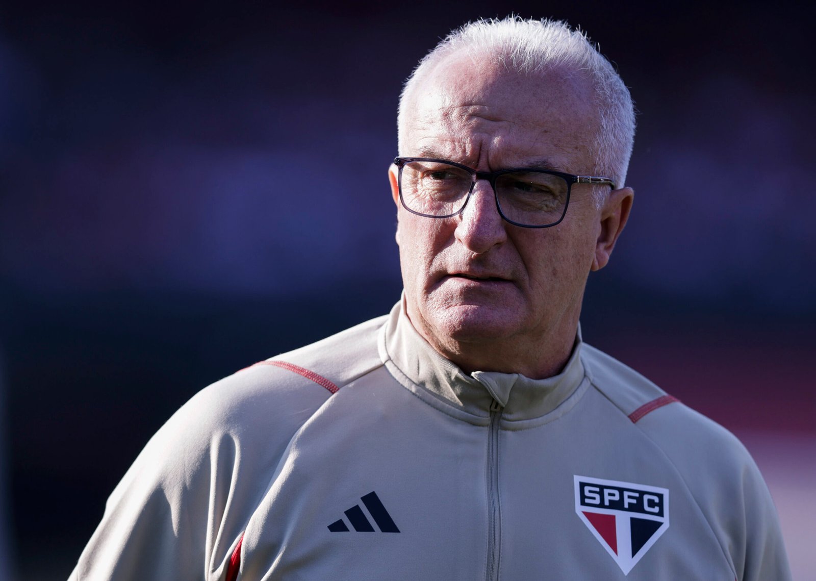 Dorival Júnior deu declaração apontando a possível ausência de Calleri na partida contra o Palmeiras e preocupou a torcida são-paulina.