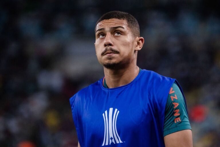 Liverpool define quanto pretende oferecer ao Fluminense pelo volante André