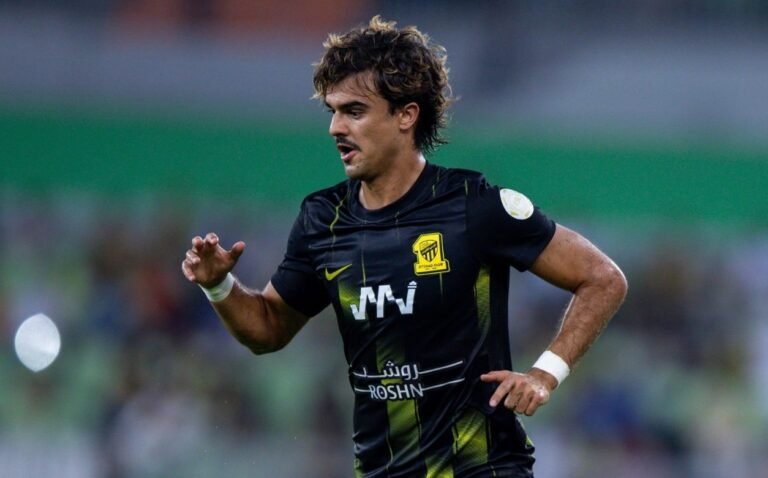 Time de Benzema planeja negociar português pela falta de ‘perfil midiático’