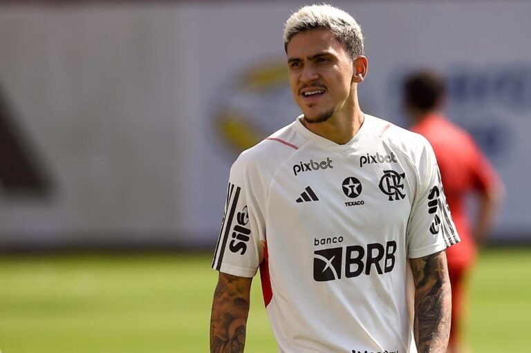 Flamengo divulga imagem de Pedro em seu retorno aos treinamentos