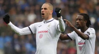 Botafogo faz sondagem por Islam Slimani, mas recua após resultado de exame de Tiquinho Soares