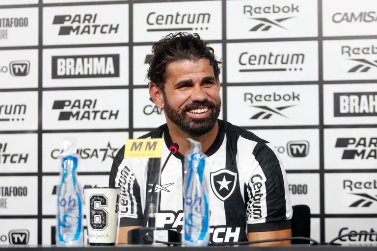 Diego Costa garante ambiente ‘bem melhor’ com ele após chegada no Botafogo