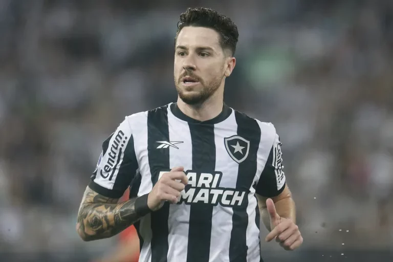 Gustavo Sauer, ex-Botafogo, comenta pela primeira vez sobre saída do clube
