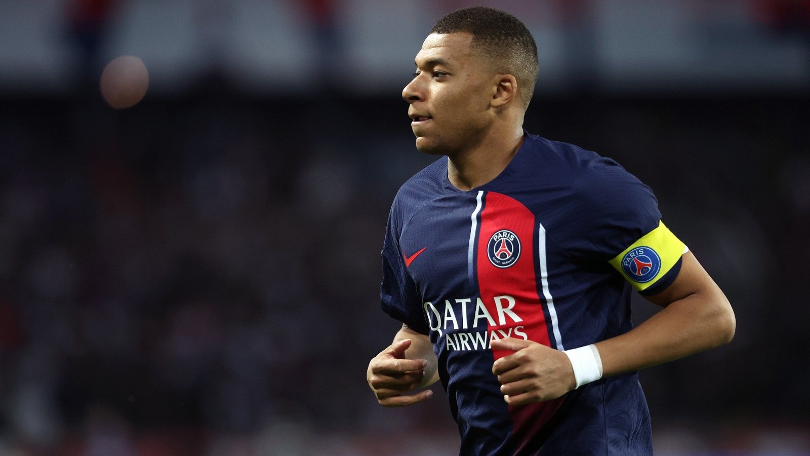 Mbappé não se juntará ao Real Madrid nesta janela de transferências