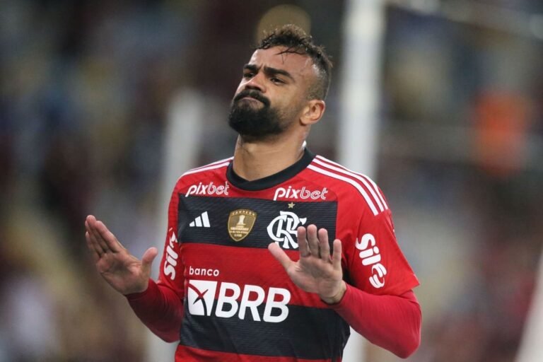 Flamengo abre negociações para renovar com Fabrício Bruno
