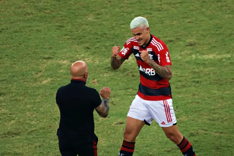 Sampaoli, do Flamengo, comenta se conta com Pedro para o restante da temporada após polêmica
