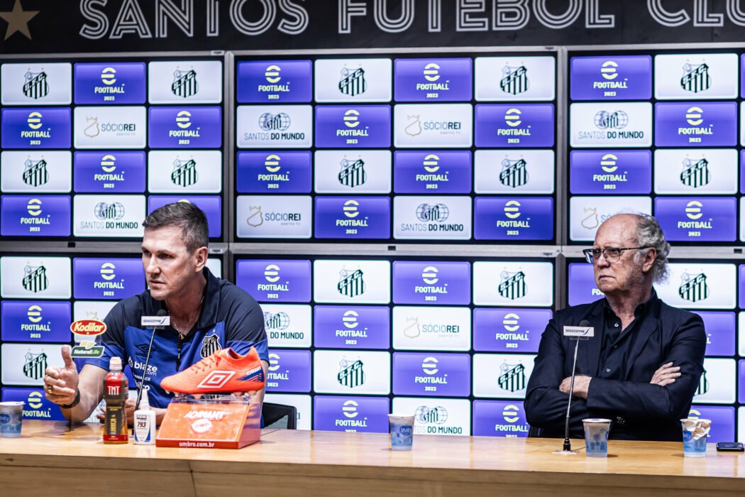 Turra falou sobre a relação com Falcão e a quantidade de jogadores que foram oferecidos ao Santos, que contratou 5 reforços para a temporada.