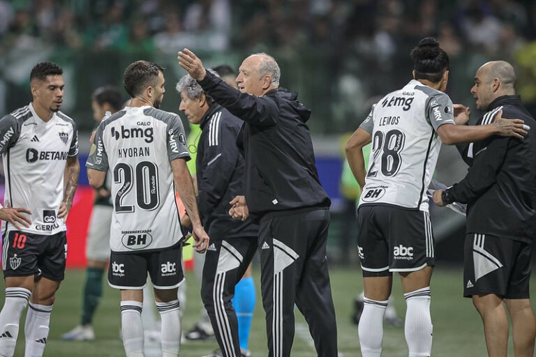 Felipão comenta eliminação e projeta reação no Campeonato Brasileiro
