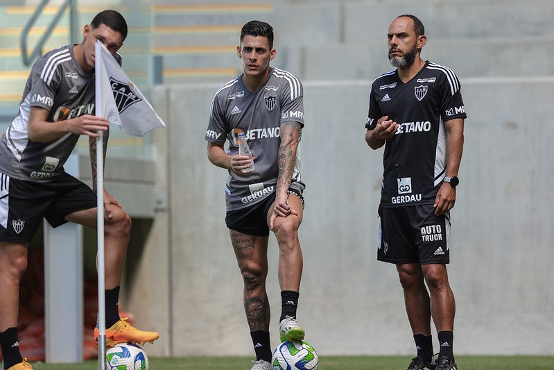Atlético terá desfalques de peso no time titular diante o Vasco; confira