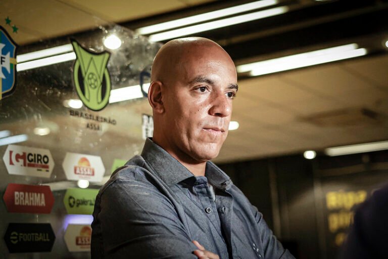 “Uma injustiça tremenda”, diz Pepa sobre empate do Cruzeiro contra o Corinthians