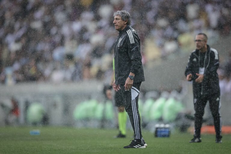 Auxiliar de Felipão, Carlos Pracidelli comenta escolha por Edenilson e mudanças no time do Atlético