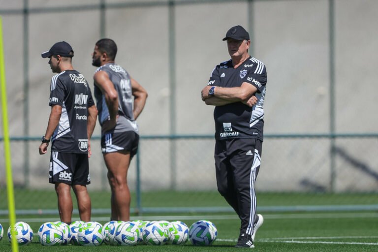 Dono de parte do Atlético, Rubens Menin fala sobre futuro de Felipão no comando do clube