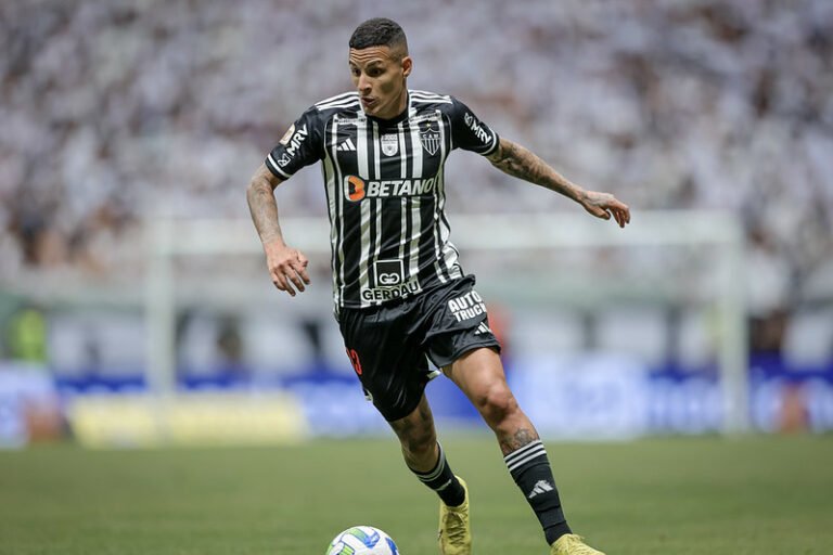 Após renovar com o Atlético, Arana se declara ao clube alvinegro