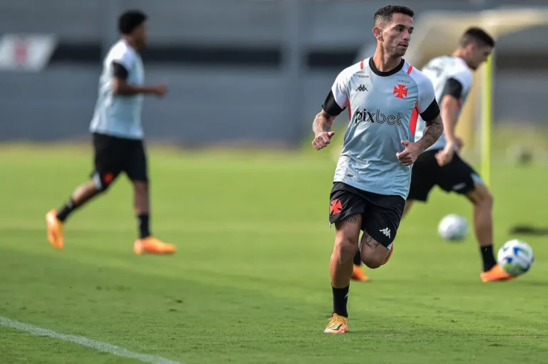 Santos acerta empréstimo de Carabajal ao Puebla, veja detalhes