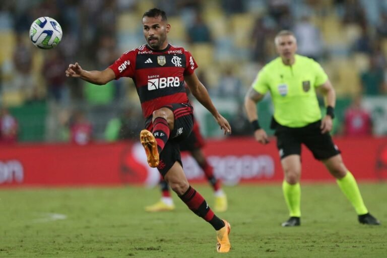 Flamengo deve receber proposta de clube saudita por Thiago Maia
