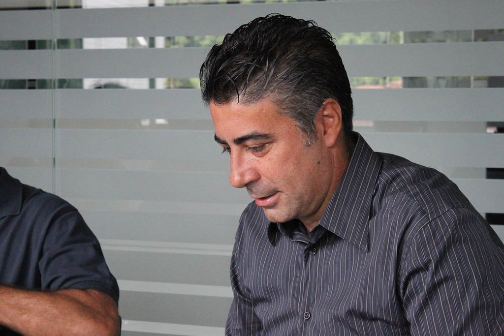 Para tirar o time do perigo do Z4, a diretoria santista foi ao mercado e trouxe oito reforços e ainda espera acertar com o meia ex-Udinese.