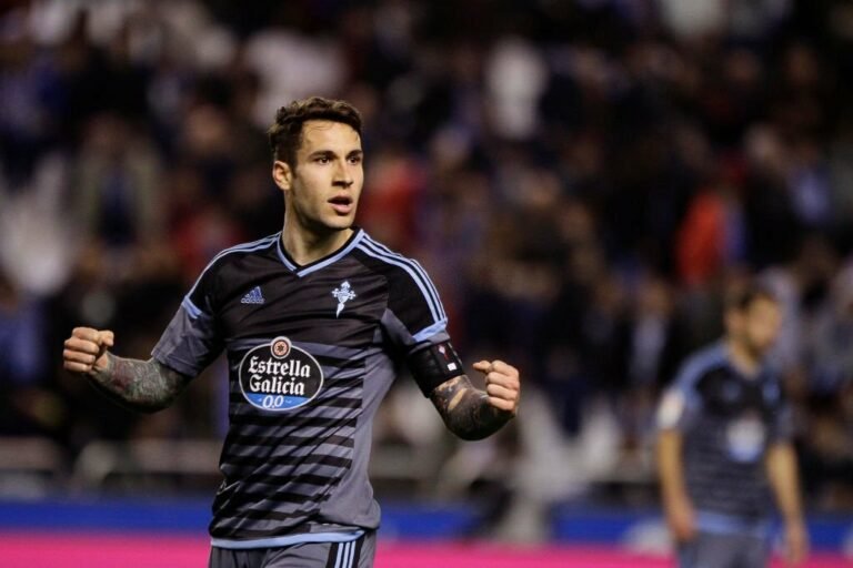 A pedido de Coudet, Internacional se aproxima de Hugo Mallo