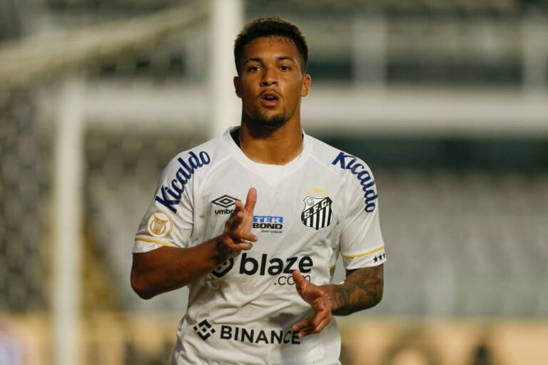 Em negociação com a Roma, Marcos Leonardo não deseja mais jogar pelo Santos