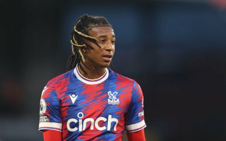 Alvo do Chelsea, Michael Olise renova com Crystal Palace de John Textor e frustra planos dos Blues