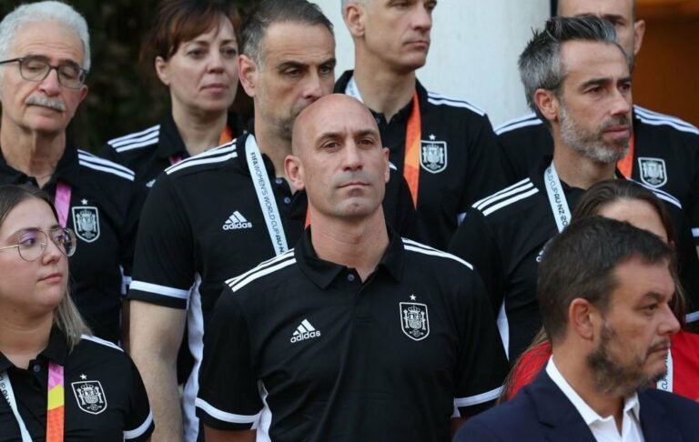 Fifa bane Luis Rubiales do futebol por três anos após polêmica na Copa do Mundo Feminina