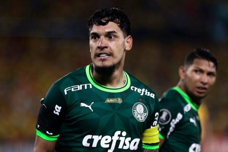 Al Ittihad faz proposta de US$ 18 milhões por Gustavo Gómez, do Palmeiras