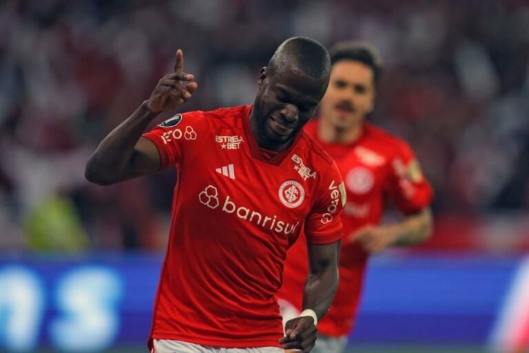 Herói da classificação do Internacional, Valencia avisa: “Não paramos por aqui”