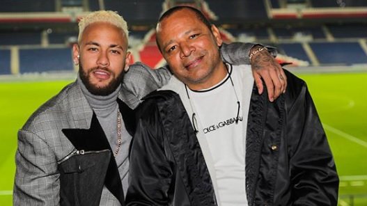 Pai e empresário de Neymar nega que jogador tenha pedido para sair do PSG: “Não aconteceu”
