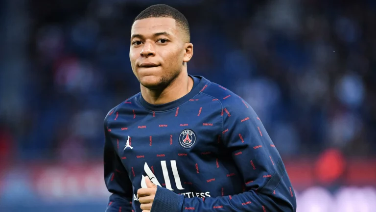 Mbappé volta a considerar uma extensão de contrato pelo PSG