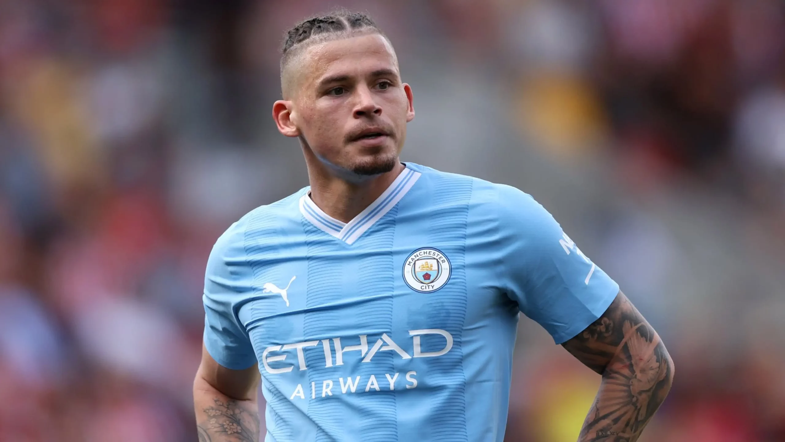 Kalvin Phillips, alvo do Liverpool, com a camisa do Manchester City