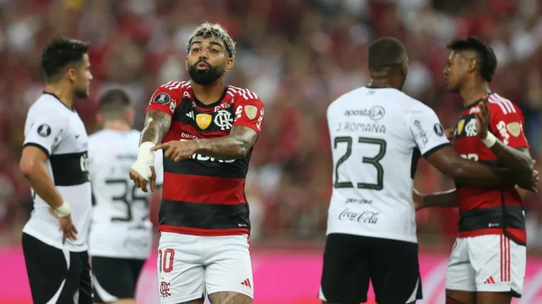 Flamengo não descarta negociar jogadores após eliminação na Libertadores