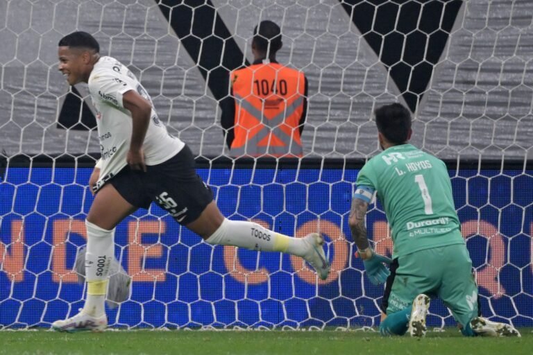Corinthians pode passar a ser time brasileiro com mais classificações sobre argentinos na história da Sul-Americana