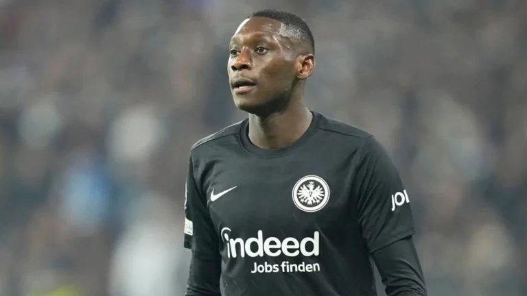 Eintracht Frankfurt faz jogo duro e dificulta a saída de Kolo Muani para o PSG