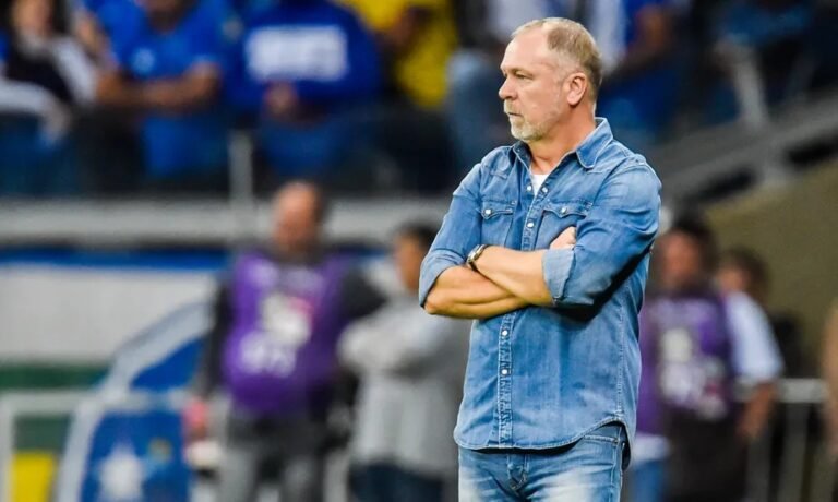 Mano Menezes detona SAF do Cruzeiro e diz: “Ainda não recebi um real”